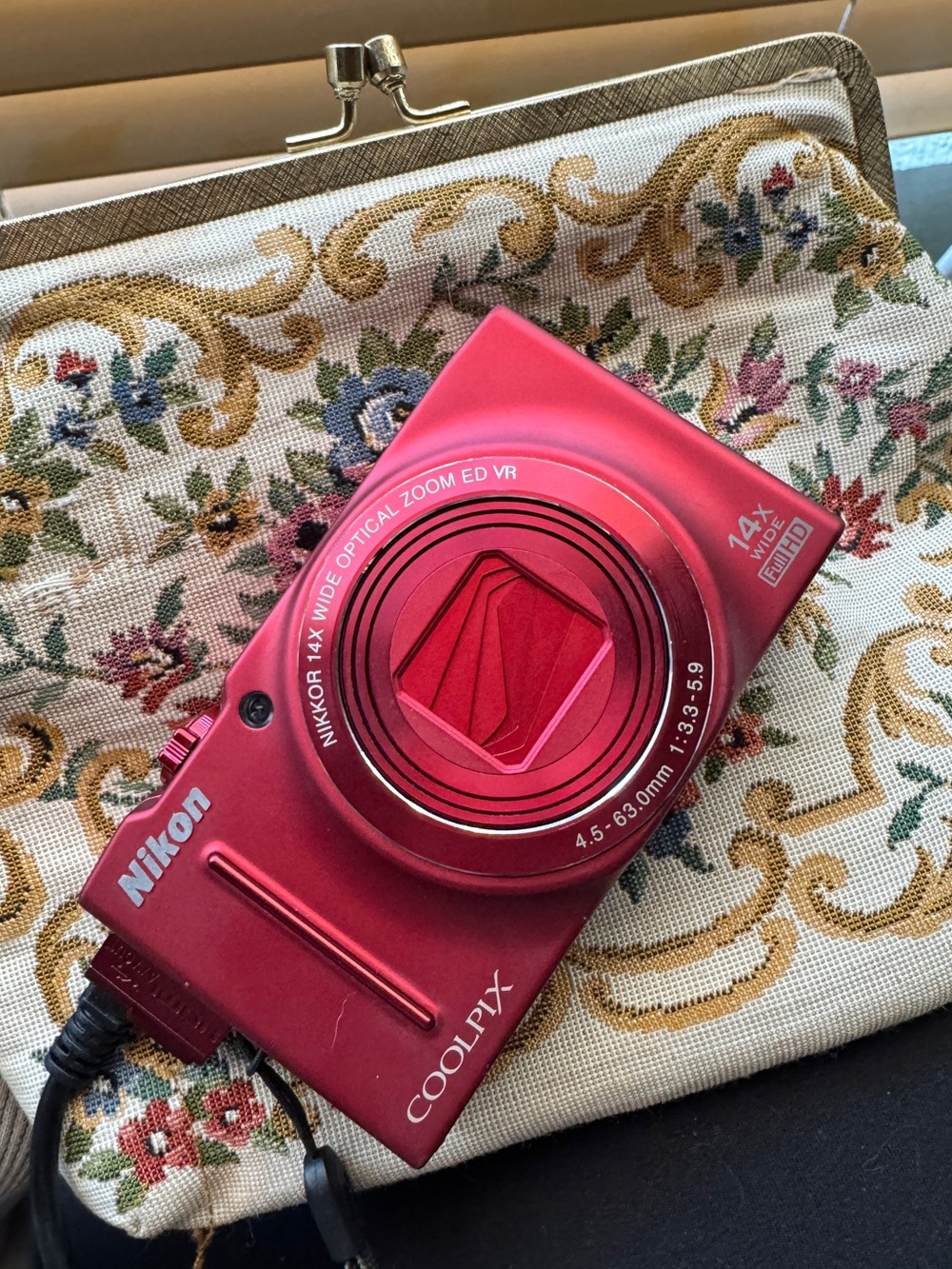 Nikon coolpix s8200 red digital camera - Picture 9 of 9